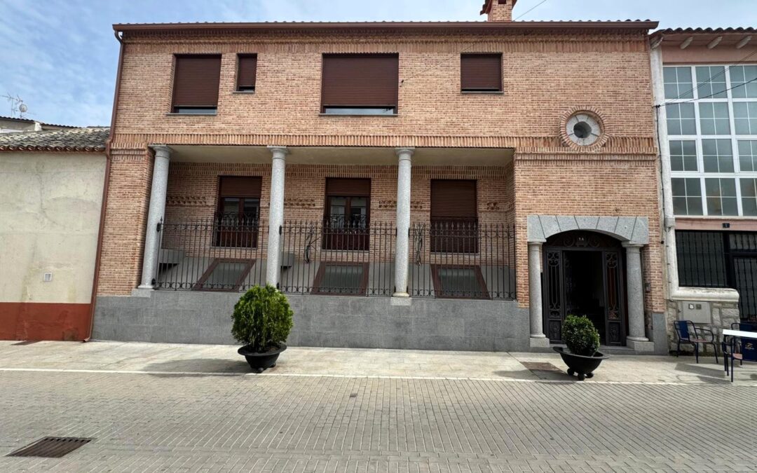 CHALET EN VILLALUENGA DE LA SAGRA